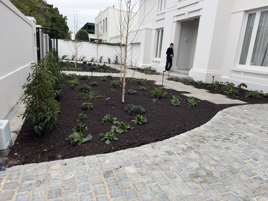 Garden & courtyard lighting — Melbourne Emergency Electricians