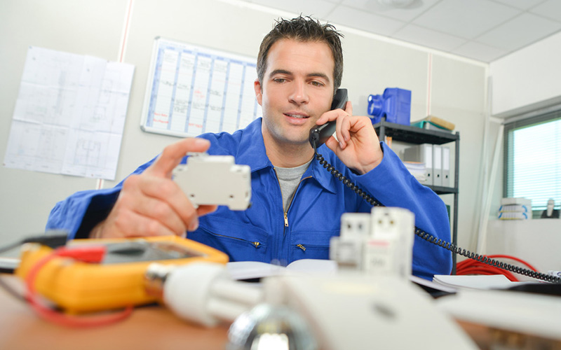 Melbourne Emergency Electricians - Servicing all home and domestic clients - Always available, Always ready.